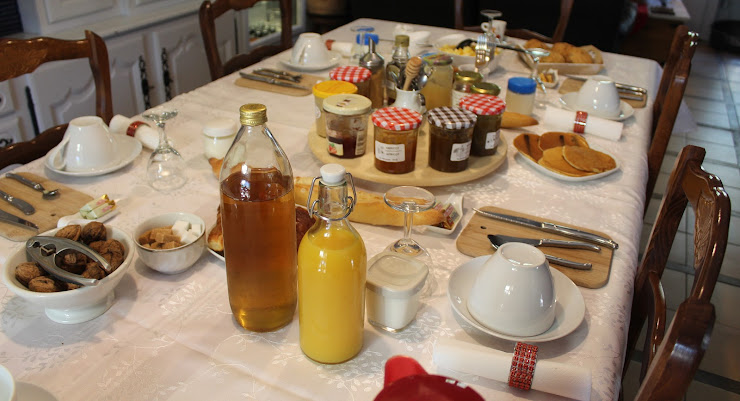 Plats et boissons Hébergement d'intérieur L'Oustalet 04200 Sisteron