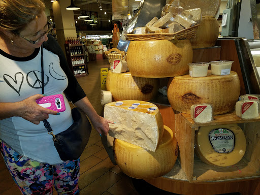 Grocery Store «The Fresh Market», reviews and photos, 2640 S Bayshore Dr, Miami, FL 33133, USA