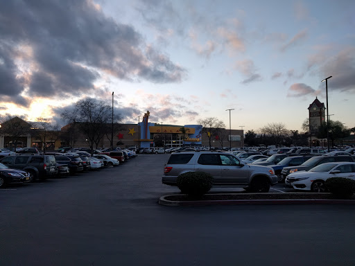 Movie Theater «Galaxy Tulare Luxury+ Theatre», reviews and photos, 1575 Retherford St, Tulare, CA 93274, USA