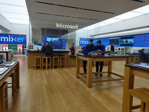 Computer Store «Microsoft Store - University Village», reviews and photos, 2624 NE University Village St, Seattle, WA 98105, USA
