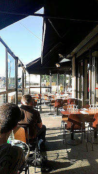 Atmosphère du Restaurant L' Industrie Café à Paris - n°15