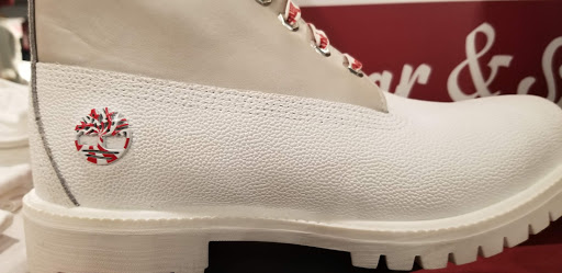 Shoe Store «Timberland Factory Store», reviews and photos, 1 Outlet Blvd #488, Wrentham, MA 02093, USA