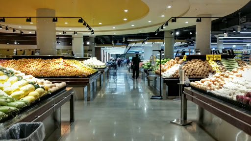Supermarket «Cermak Fresh Produce», reviews and photos, 4000 W Diversey Ave, Chicago, IL 60639, USA