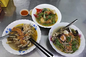 Mì ốc hến Tư Thủy - Noodles with Snails and Mussles image