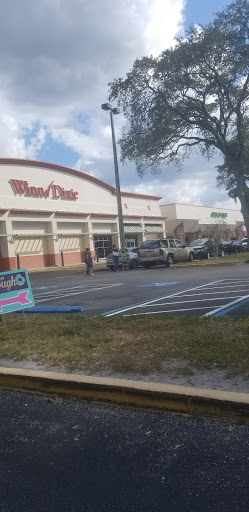 Grocery Store «Winn-Dixie», reviews and photos, 2519 McMullen Booth Rd #106, Clearwater, FL 33761, USA