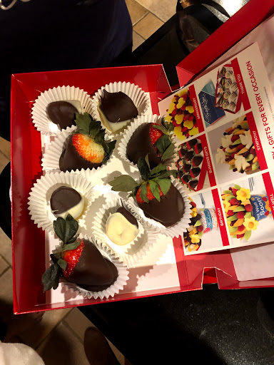 Gift Shop «Edible Arrangements», reviews and photos, 617 Uptown Blvd #105, Cedar Hill, TX 75104, USA