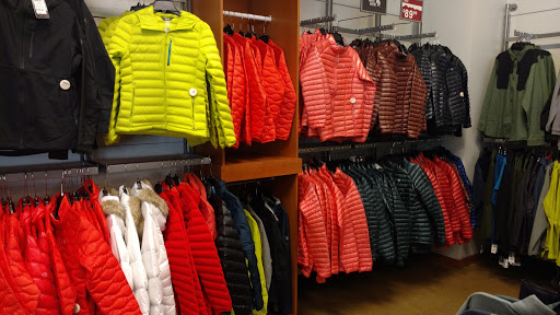 Sportswear Store «Columbia Sportswear Outlet», reviews and photos, 3 Monroe Pkwy, Lake Oswego, OR 97035, USA