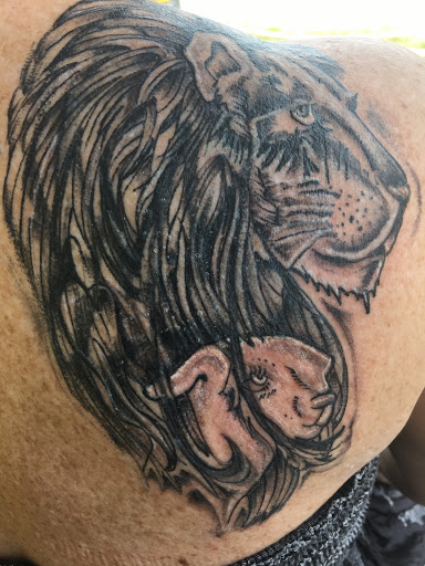 Tattoo Shop «231 Tattoos & Piercing Panama City Florida», reviews and photos, 2411 US-231, Panama City, FL 32405, USA