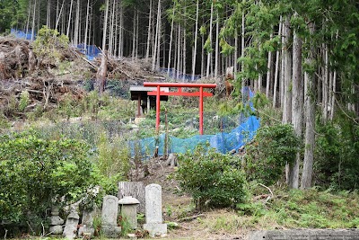 稲荷神社（樫見谷・南側）