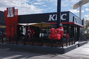 Restaurante KFC image