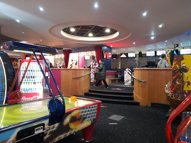 Comments and reviews of Hollywood Bowl Surrey Quays
