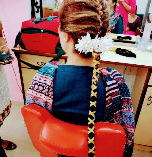 Husna's Hair Craft Ladies Training Center And Salon