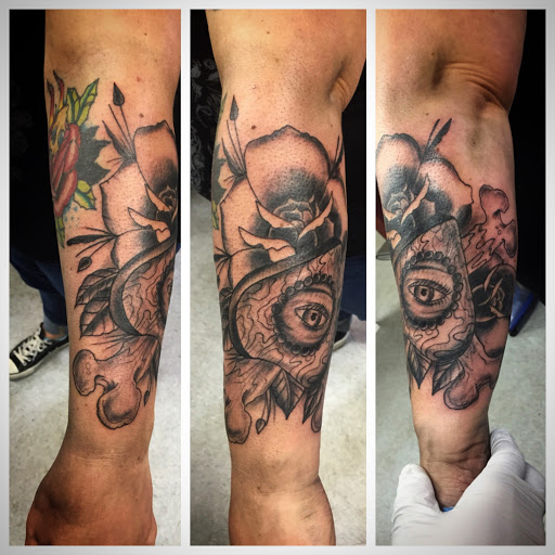 Tattoo Shop «Black Eagle Tattoo», reviews and photos, 5044 S Yakima Ave A, Tacoma, WA 98408, USA