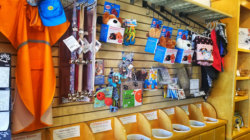 Pet Supply Store «Bow Wow & Meow», reviews and photos, 11607 Maumelle Blvd, North Little Rock, AR 72113, USA