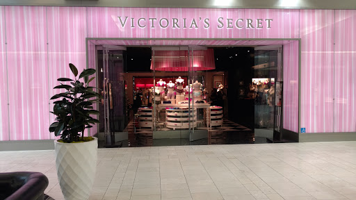 Shopping Mall «Westfield Fashion Square», reviews and photos, 14006 Riverside Dr, Sherman Oaks, CA 91423, USA