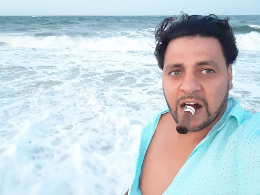 Tobacco Shop «Danbury Smoke Shop», reviews and photos, 128 Federal Rd, Danbury, CT 06811, USA