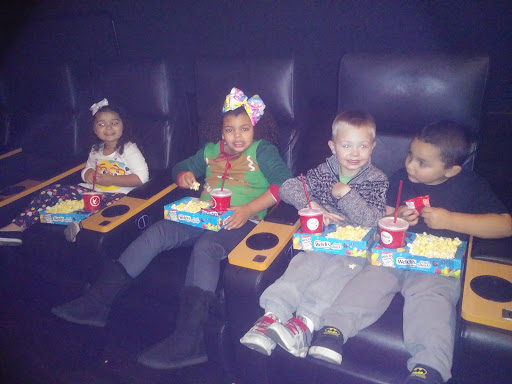 Movie Theater «Regal Cinemas Modesto 10», reviews and photos, 3969 McHenry Ave, Modesto, CA 95356, USA