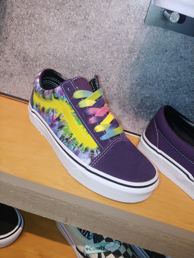 Shoe Store «Vans», reviews and photos, 701 Lynnhaven Pkwy, Virginia Beach, VA 23452, USA