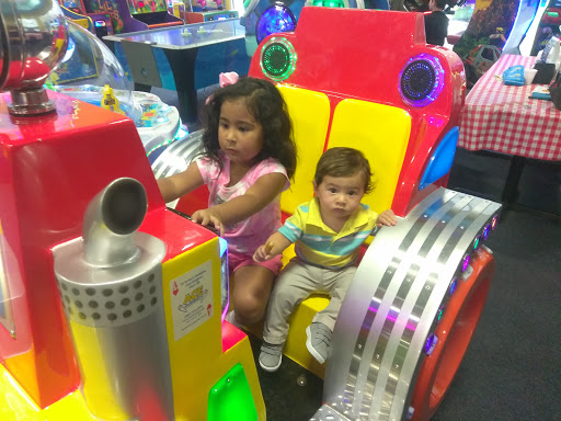 Movie Theater «Regal Cinemas Southland Mall 16», reviews and photos, 20505 S Dixie Hwy, Cutler Bay, FL 33189, USA