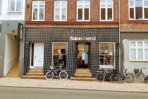 Salon Merci image