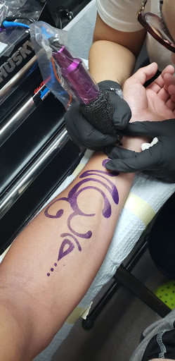 Tattoo Shop «Chi Town Tattoo & Body Piercing», reviews and photos, 5056 W Lawrence Ave, Chicago, IL 60630, USA