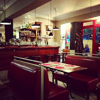 Atmosphère du Restaurant français Restaurant Les Tontons à Paris - n°15