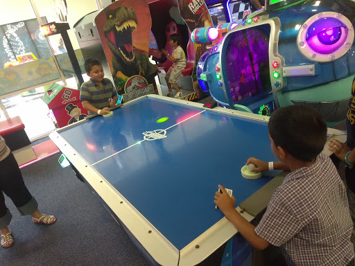 Movie Theater «Regal Cinemas Southland Mall 16», reviews and photos, 20505 S Dixie Hwy, Cutler Bay, FL 33189, USA