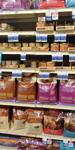 Pet Supply Store «PetSmart», reviews and photos, 1671 E Market St, Harrisonburg, VA 22801, USA