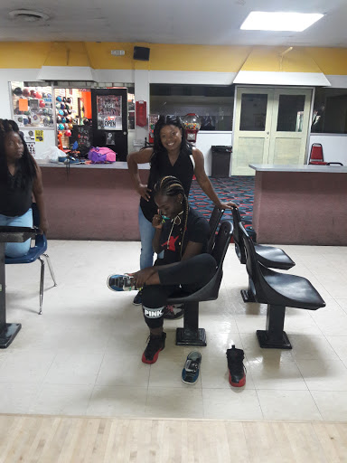 Bowling Alley «Bellair Lanes», reviews and photos, 2575 N Atlantic Ave, Daytona Beach, FL 32118, USA