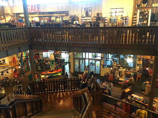 Clothing Store «L.L. Bean», reviews and photos, 1000 Ross Park Mall Dr, Pittsburgh, PA 15237, USA