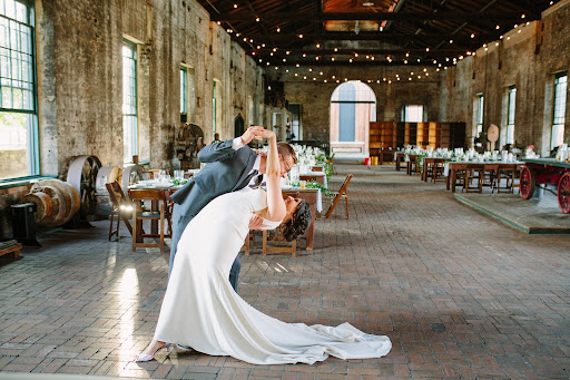 Wedding Planner «Spectacular Saturdays Wedding & Event Planner», reviews and photos, 302 W Lower Factors Walk, Savannah, GA 31401, USA