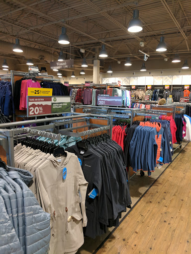 Sportswear Store «Columbia Sportswear Outlet Store at Premium Outlets Hagerstown», reviews and photos, 495 Premium Outlets Blvd, Hagerstown, MD 21740, USA