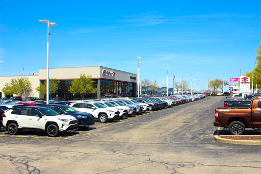 Car Dealer «Don Jacobs Toyota», reviews and photos, 5727 S 27th St, Milwaukee, WI 53221, USA