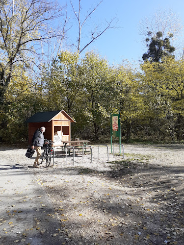 Kerékpáros pihenő Dunaalmás - Parkoló