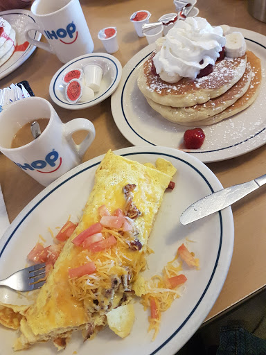 Shopping Mall «Forest Promenade Shopping Center», reviews and photos, 965 Richmond Ave, Staten Island, NY 10314, USA