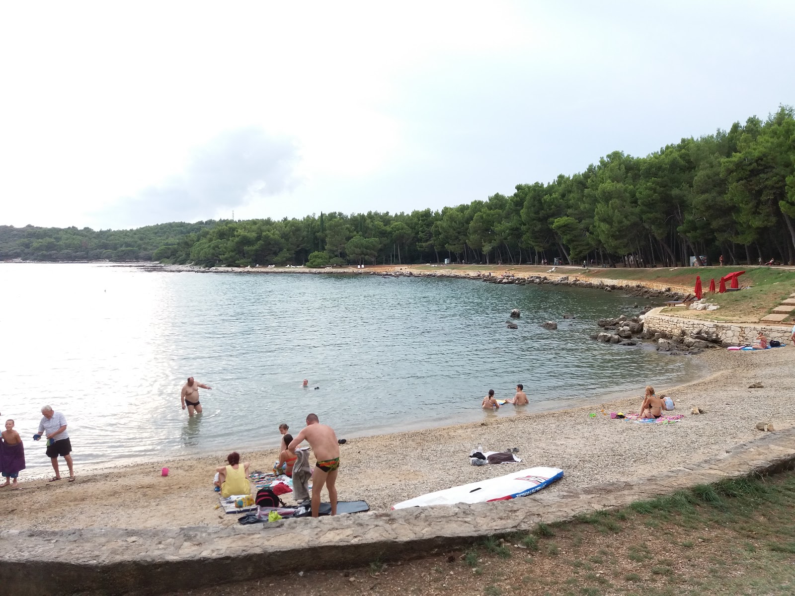Cuvi beach'in fotoğrafı ve yerleşim
