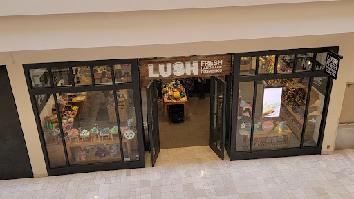 Cosmetics Store «Lush Fresh Handmade Cosmetics», reviews and photos, 12000 SE 82nd Ave, Happy Valley, OR 97086, USA