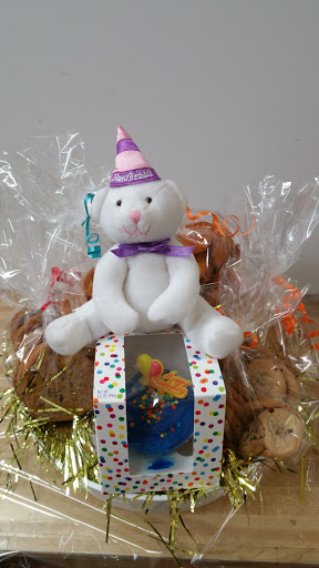 Florist «Roadrunner Florist», reviews and photos, 2007 W Bethany Home Rd, Phoenix, AZ 85015, USA