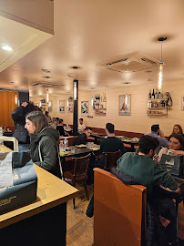 Atmosphère du Restaurant Les Fondus de la Raclette Paris 11° Parmentier - n°11
