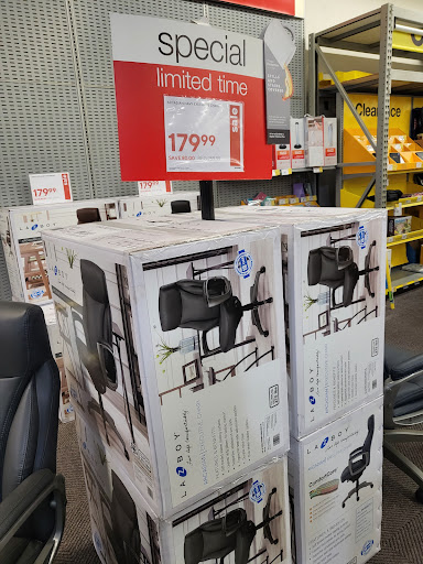 Office Supply Store «Staples», reviews and photos, 260 Schuylkill Rd, Phoenixville, PA 19460, USA