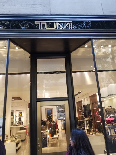 TUMI Store - 610 Madison image 8