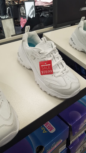 SKECHERS Warehouse Outlet