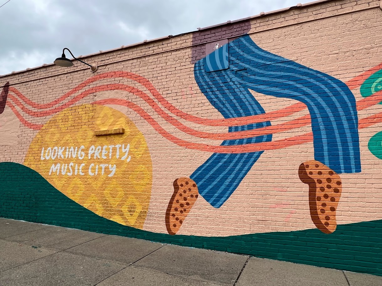 Looking Pretty Music City Mural Art