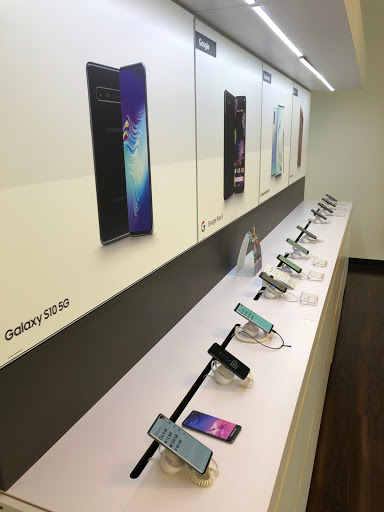 Cell Phone Store «Verizon Authorized Retailer - Wireless Zone», reviews and photos, 1999 US-60, Henderson, KY 42420, USA