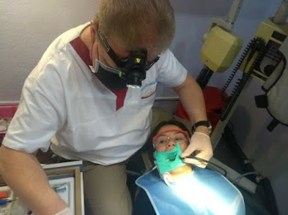 Dr. José Adrián Aguilar Arnaud, Dentista - Odontólogo