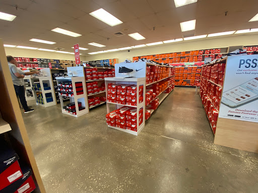 Shoe Store «Famous Footwear Outlet», reviews and photos, 5580 International Dr, Orlando, FL 32819, USA