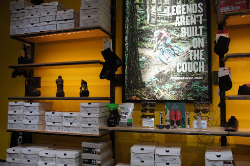 Bicycle Store «Freewheel Bike Eden Prairie», reviews and photos, 12910 Plaza Dr, Eden Prairie, MN 55344, USA