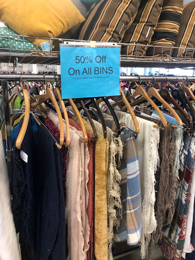 Thrift Store «Thrift Center Thrift Store», reviews and photos, 1060 El Camino Real, San Carlos, CA 94070, USA