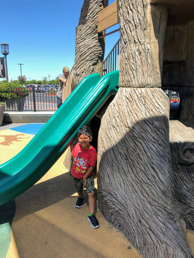 Clothing Store «The North Face Outlet», reviews and photos, 3790 Livermore Outlets Dr, Livermore, CA 94551, USA