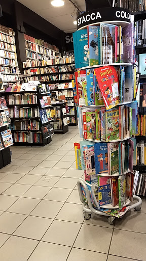 Libreria Libraccio Milano - Via Candiani